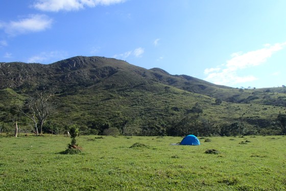 Nossa barraca em frente à Serra da Canastra!